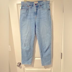 Madewell slightly cropped straight leg jean size 28